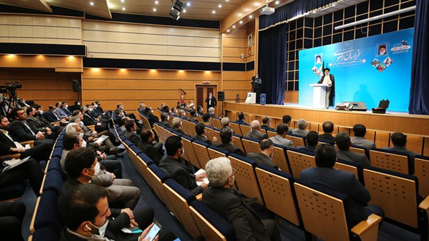Iranpress: President Raisi: Iran hosts 4 million Afghans