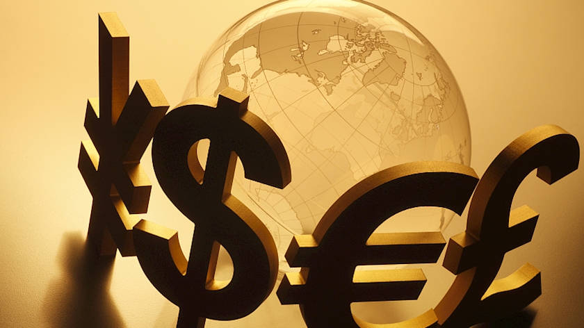 Iranpress: Iranian official highlights priority of attracting foreign investment