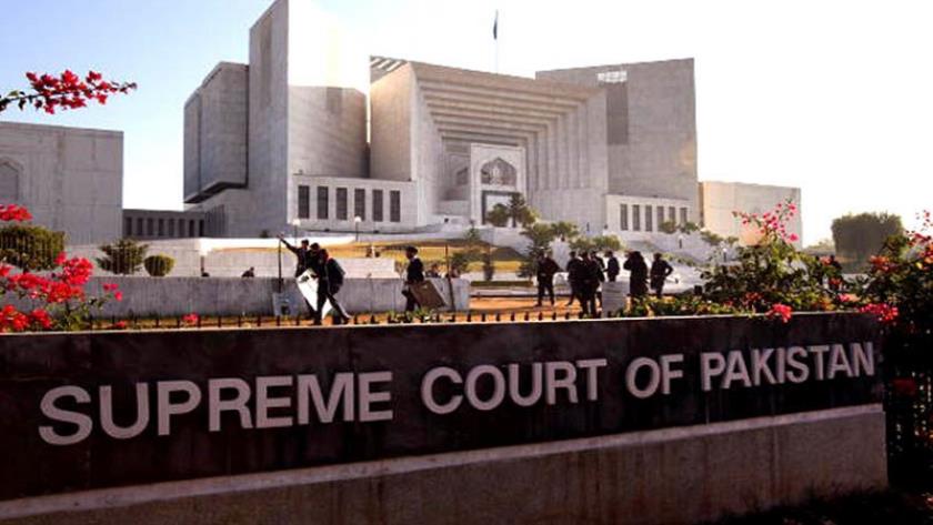 Iranpress: Pakistan: Court to decide embattled PM Imran Khan