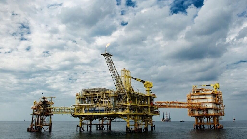 Iranpress: Gas production to be resumed at Salman Platform 