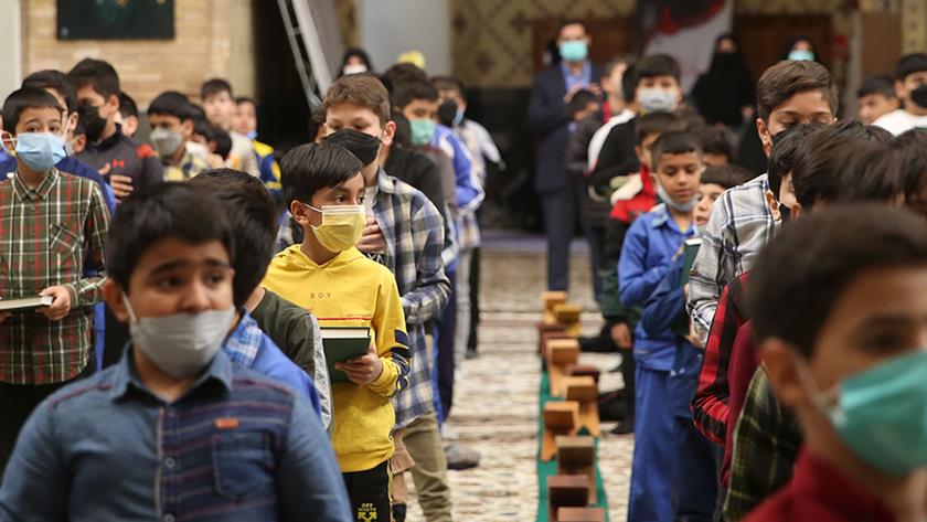 Iranpress: Razavi Shrine holds slow recitation of Holy Quran for adolescents