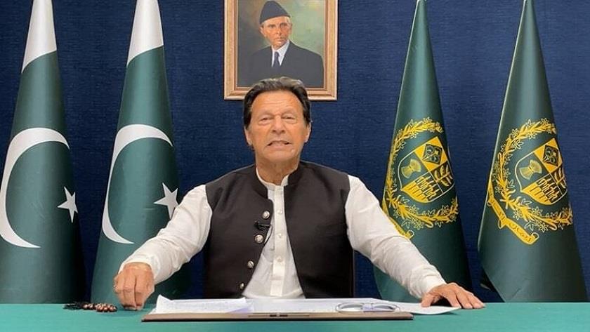Iranpress: Imran Khan says he will not accept imported government