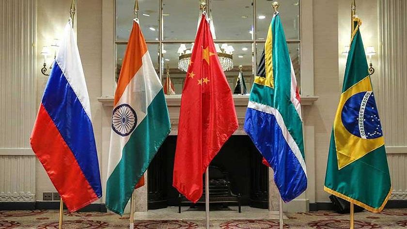 Iranpress: Russia calls for integrating BRICS payment systems