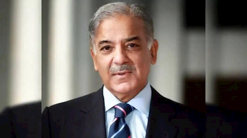 Iranpress: New Pakistani PM calls for strengthening relations with Iran