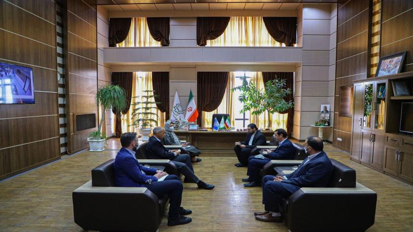 Iranpress: Qom Municipality, UNDP discuss cooperation
