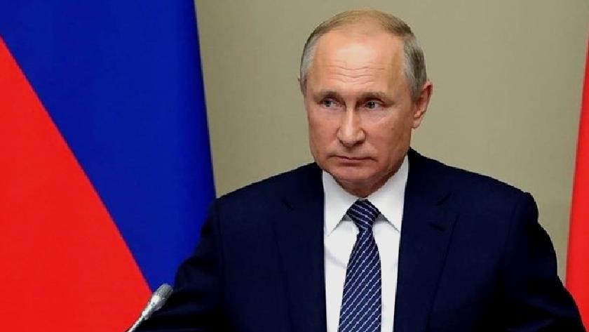 Iranpress: Putin says Europe still needs Russian gas as Moscow turns east