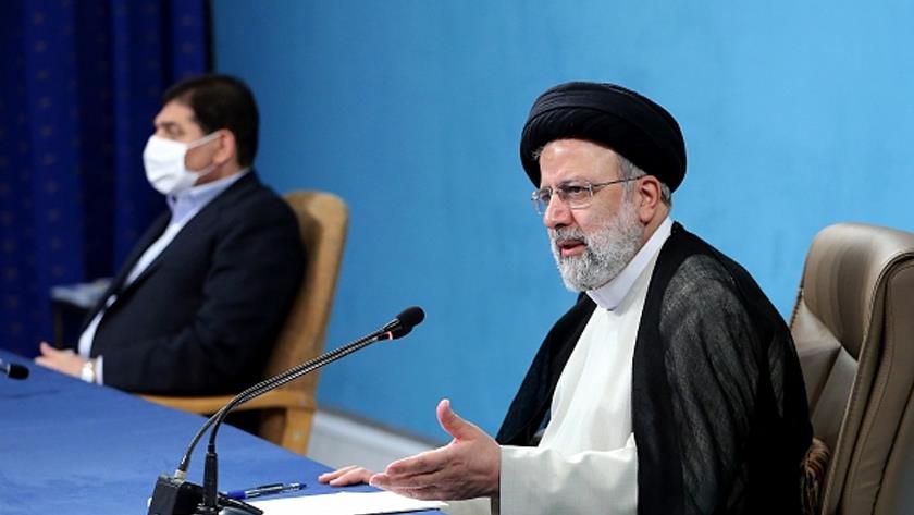 Iranpress: Observing health protocols is a must, says Raisi