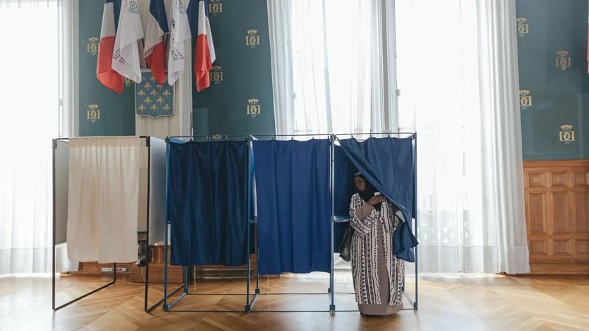 Iranpress: France election’s voter turnout lowest in two decades