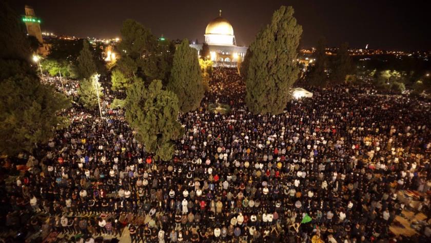 Iranpress: Hamas calls on Palestinians to continue their Etikaf