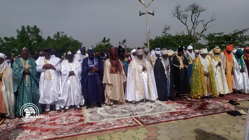 Iranpress: Muslims observe Eid-al Fitr Prayer in Nigeria