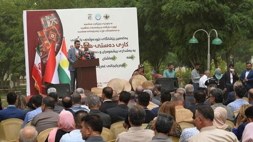 Iranpress: Iran opens handicraft exhibition in Iraq