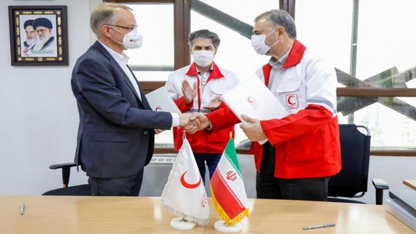 Iranpress: Iranian Red Crescent Society, German Red Cross ink MoU