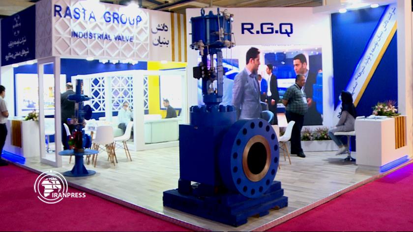 Iranpress: Iran kicks off 26th International Oil, Gas, Refining, Petrochemical Exhibition