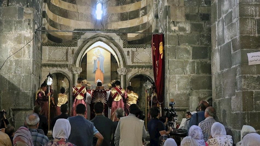 Iranpress: Minister of Cultural Heritage visits Monastery of Saint Thaddeus
