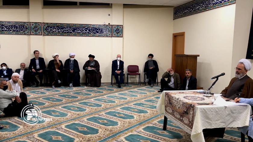 Iranpress: Imam Khomeini