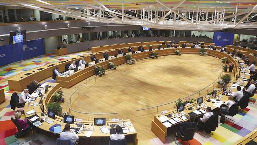 Iranpress: European Union leaders agree to ban 90% of Russian oil 