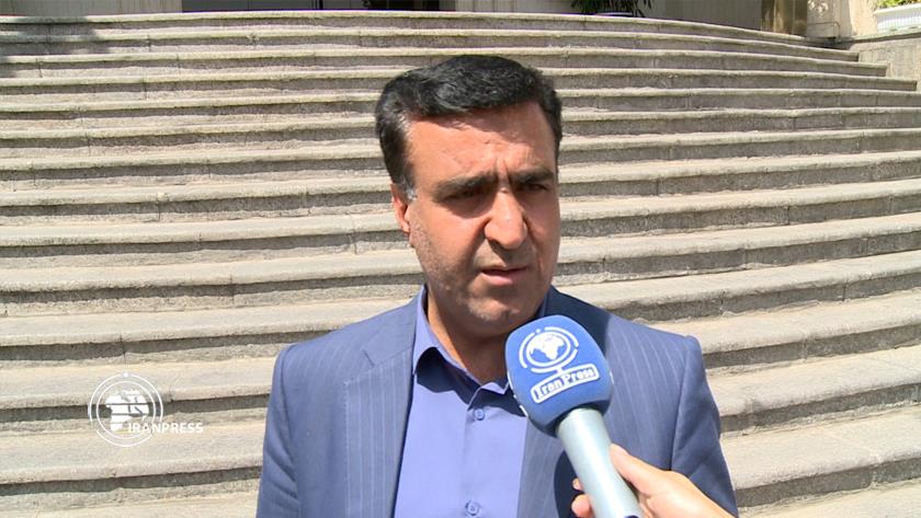 Iranpress: Iran seeks to solve dust problem in internationally friendly atmosphere