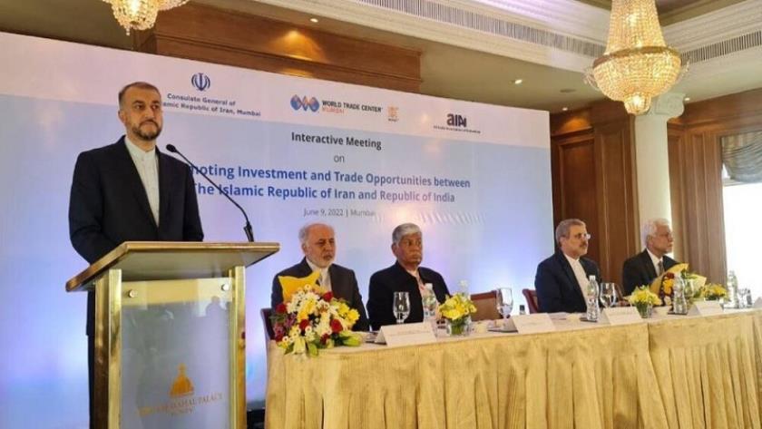 Iranpress: Iran welcomes Indian businessmen