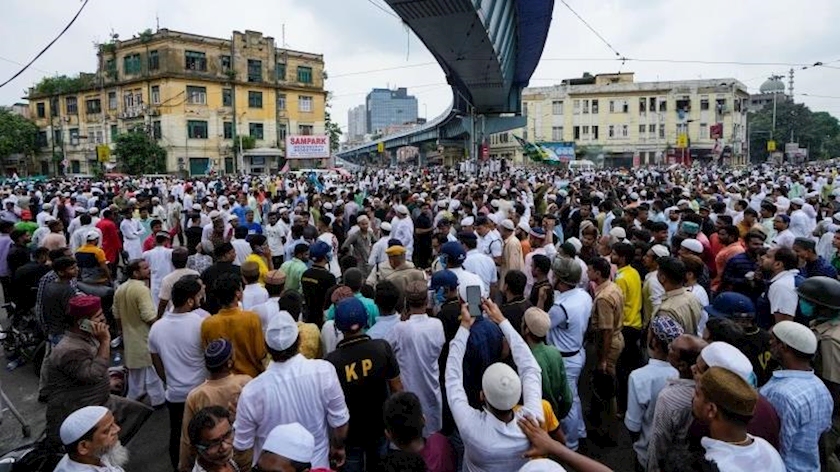 Iranpress: India police crack down on protests against Prophet remarks