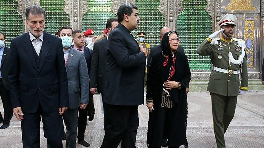Iranpress: President of Venezuela visits Imam Khomeini