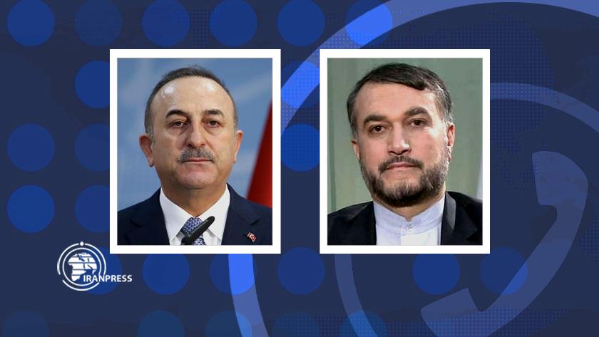 Iranpress: Iranian, Turkiye FMs hold telephone consultations