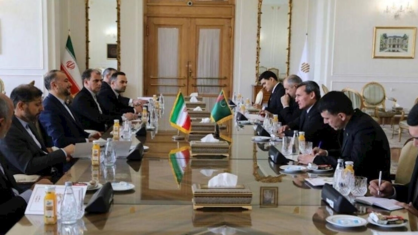 Iranpress: Iran-Turkmenistan FMs meet