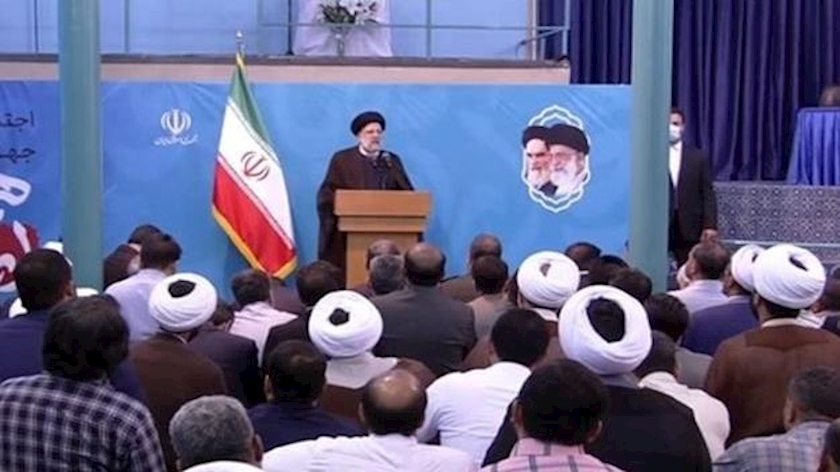 Iranpress: Raisi slams US for imposing new sanctions on Iran