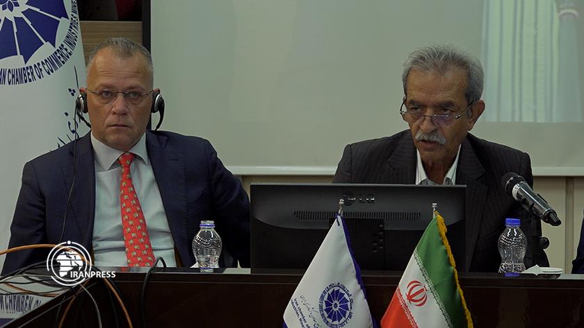 Iranpress: Report: 1st Int