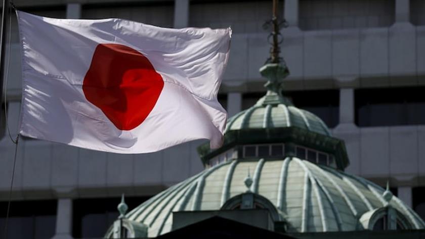 Iranpress: Japan faces rapid fall on currency, state of concern 