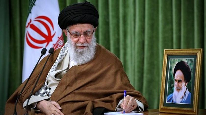 Iranpress: Leader highlights need for Basij professors