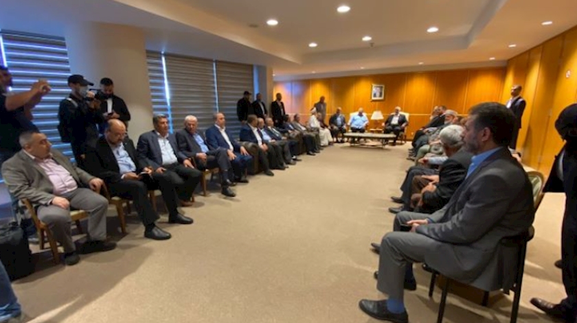 Iranpress: Hamas delegation arrives in Beirut
