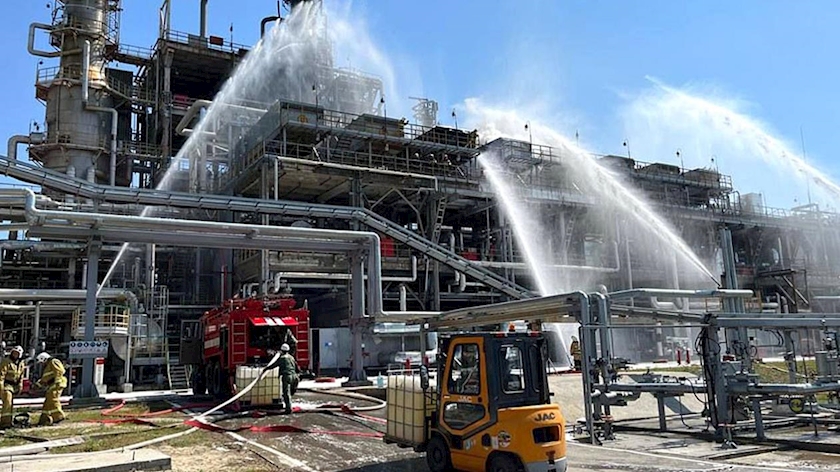 Iranpress: Russian oil refinery hit by drones from direction of Ukraine