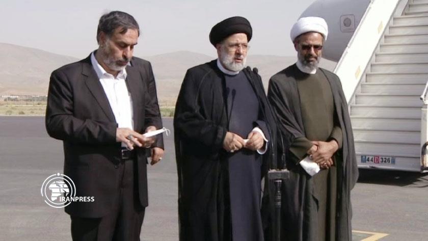 Iranpress: President urges development of border markets with neighbors 