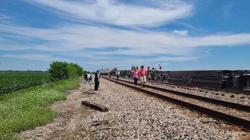 Iranpress: Dozens killed or injured after passenger train derailed in Missouri, US