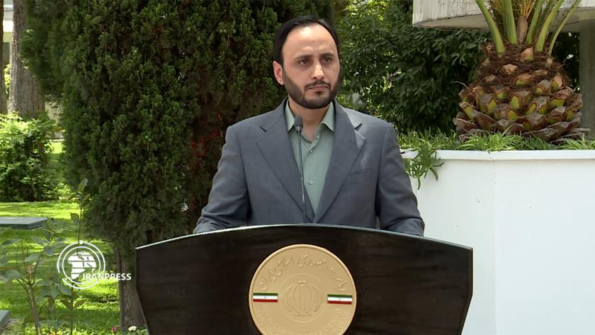 Iranpress: Iran has always taken active approach to lift sanctions: Gov