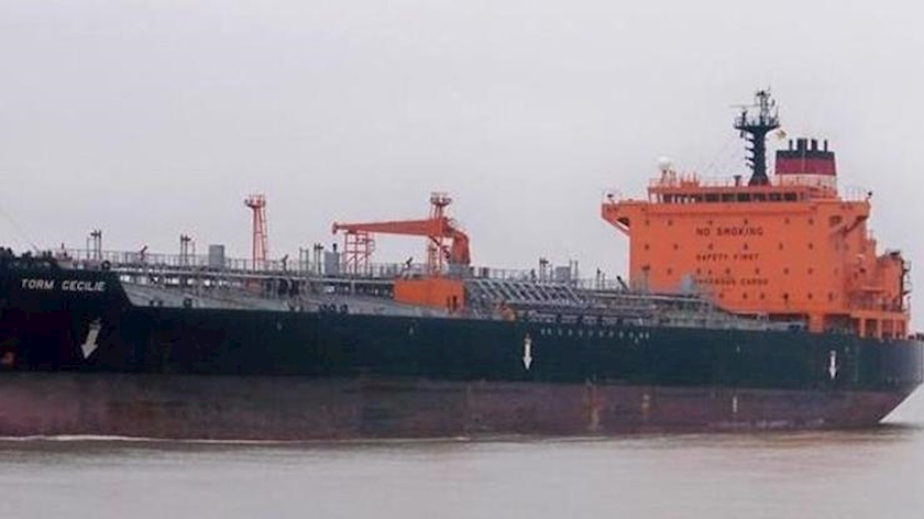 Iranpress: UAE reportedly loots 400,000 barrels of Yemeni crude oil 