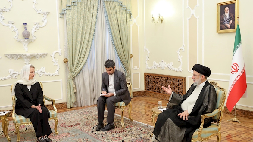 Iranpress: Iranian pres. criticizes US, EU behavior during Vienna talks