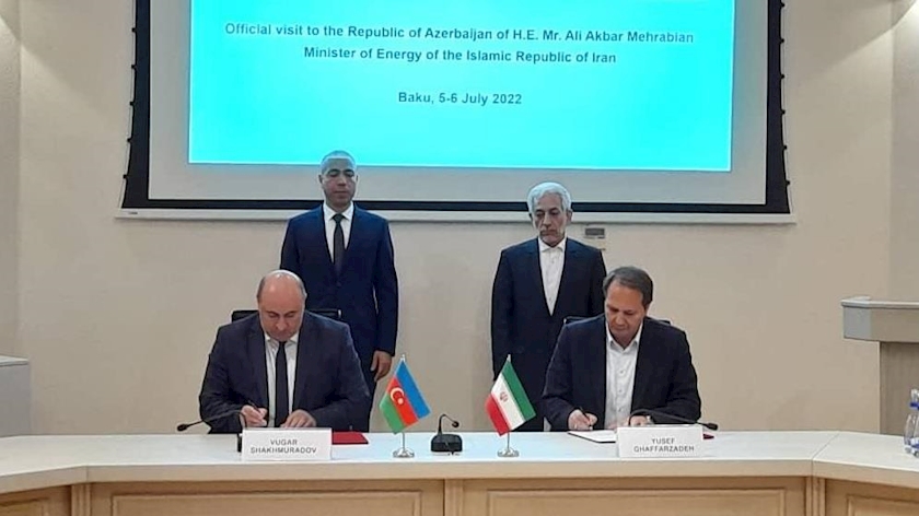 Iranpress: Tehran, Baku ink MoU on accelerating 