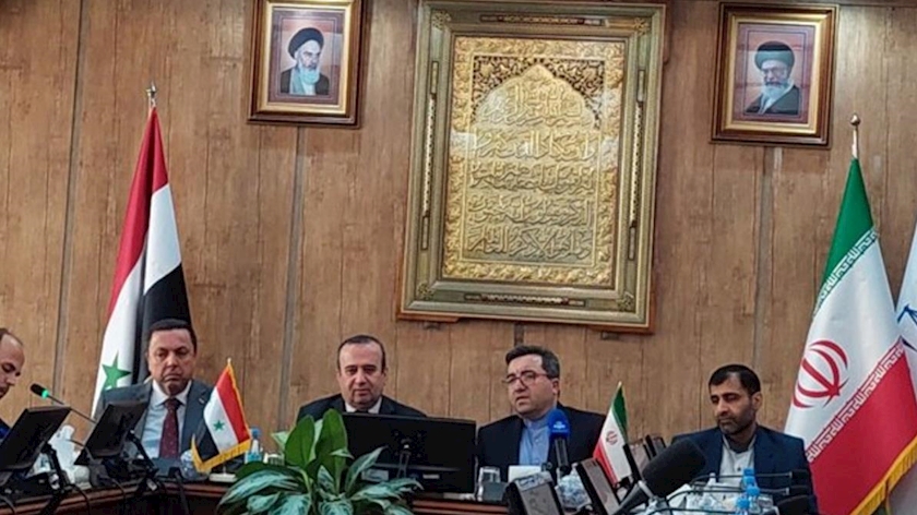 Iranpress: Iran-Syria confer on economic, urban development