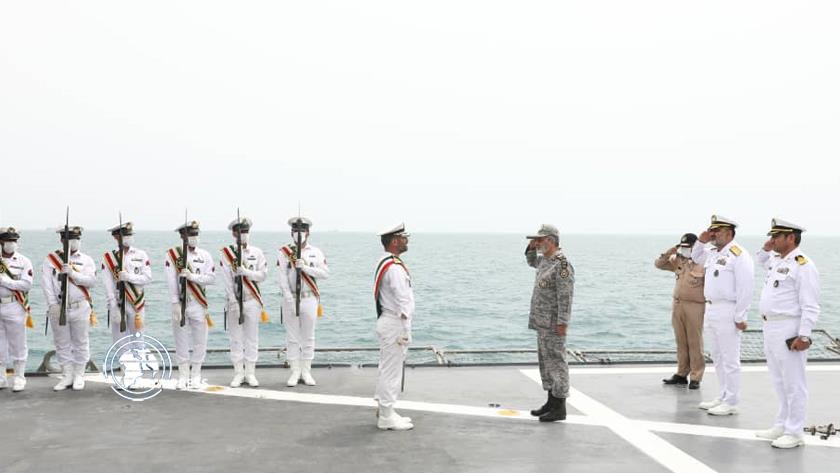 Iranpress: Iran Navy unveils 1st drone-carrier division