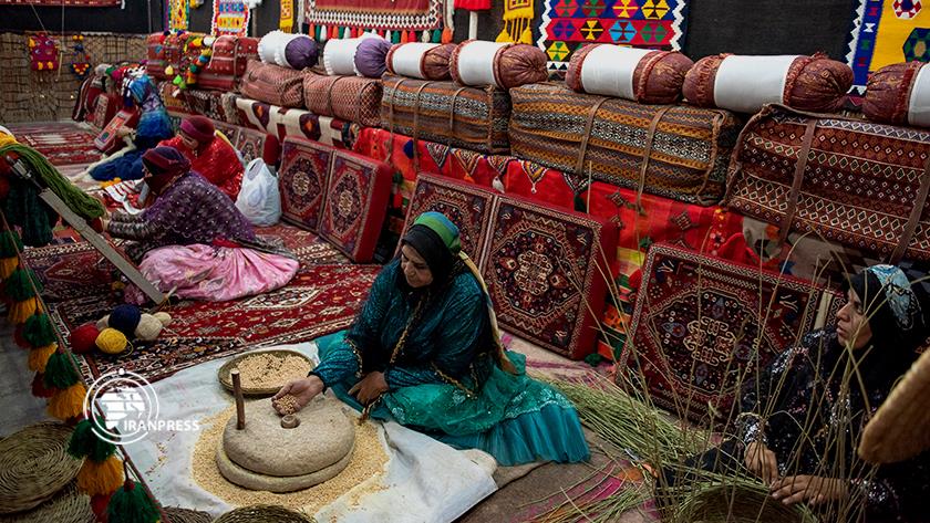 Iranpress: Iranian tribes festival is being held in Shiraz