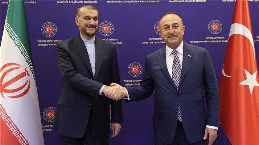 Iranpress: Iran, Turkish FMs consulate over phone ahead of Erdogan