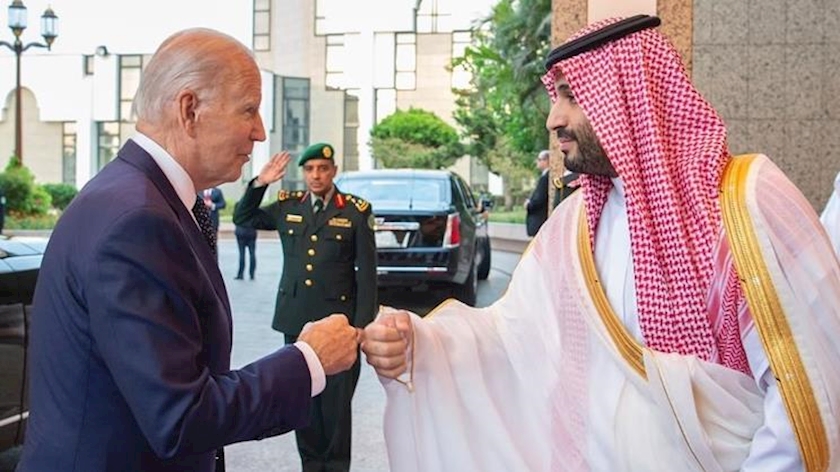 Iranpress: US president suffices to bumps fisting with Saudi Crown Prince