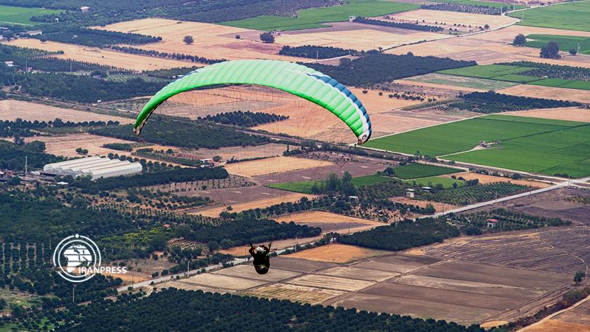 Iranpress:  Paraglider Caspian Cup 2022 wraps up in Mazandaran