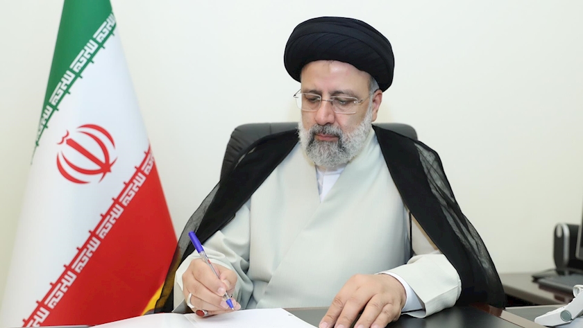 Iranpress: Raisi congratulates Iranian junior Greko-Roman wrestlers