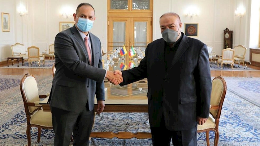 Iranpress: Iran, Venezuela call for barter model to boost trade ties