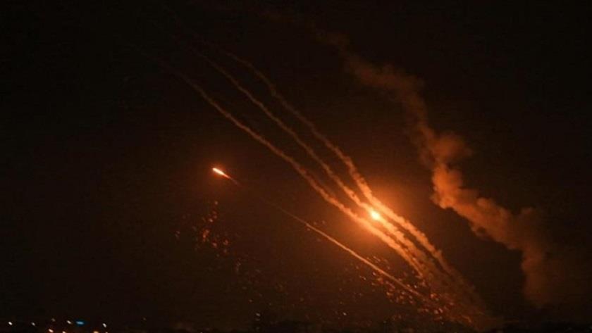 Iranpress: Palestinian resistance launches rockets on south of Tel Aviv