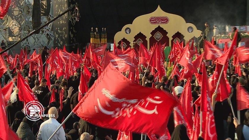 Iranpress: People in Tehran mourn for Imam Hussein on 6th night of Muharram