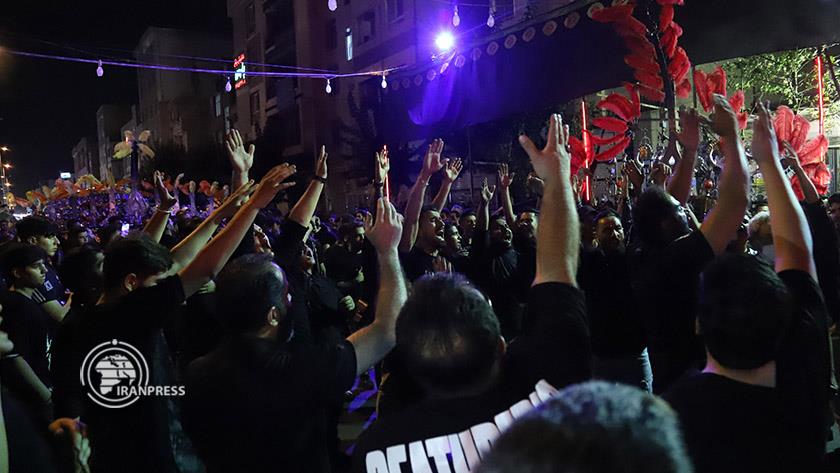 Iranpress: Night of Ashura mourning rituals in Tehran