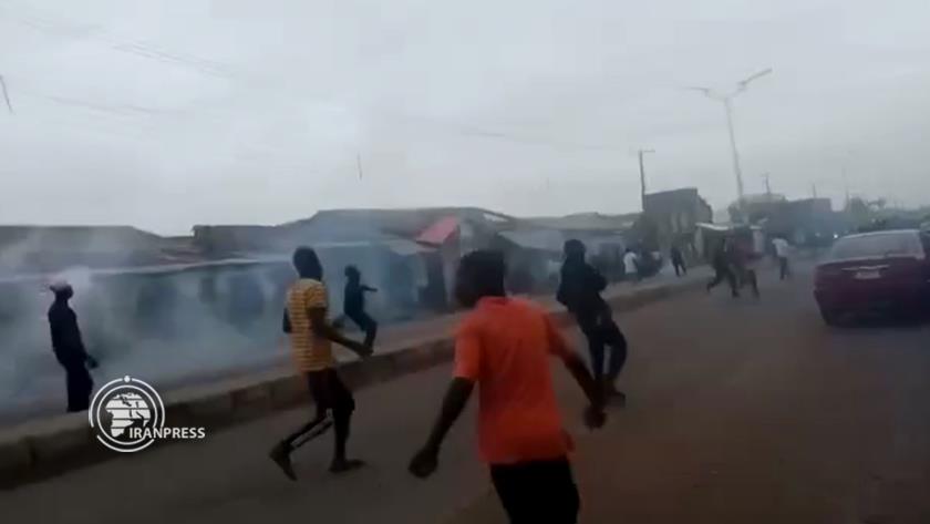 Iranpress: 7 killed, 50 wounded in Nigerian police attack at Ashura rally